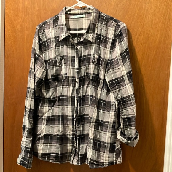 Maurice’s- Black White and Gray Plaid Blouse - Picture 1 of 8